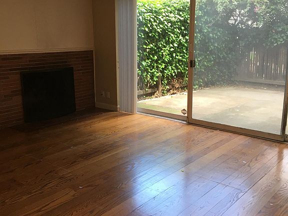 3rd image of 1015 Cowper St