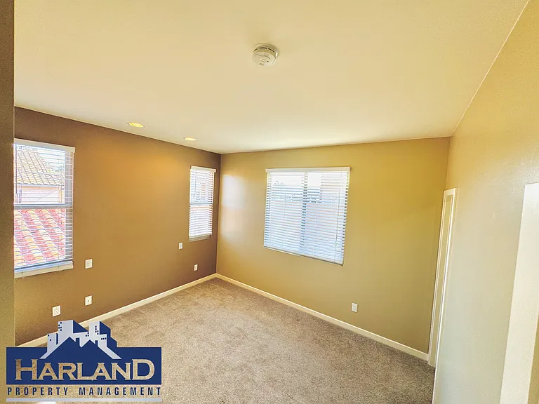 3528-3538 Indiana St #3528 — Photo 6