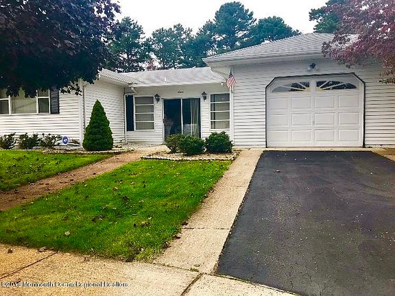 3rd image of 7 Lagos Ct
