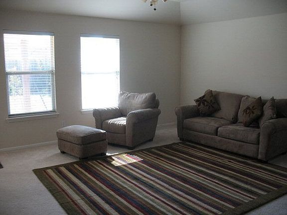 5th image of 2041 Cambria Dr
