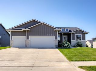 1104 NE 22nd St, Grimes, IA 50111