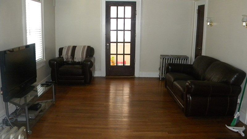 2nd image of 184 William St