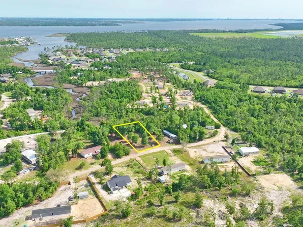 552 Hickory Bluff Dr, Southport, FL 32409