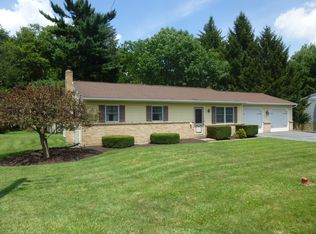 121 Akron Rd, Ephrata, PA 17522