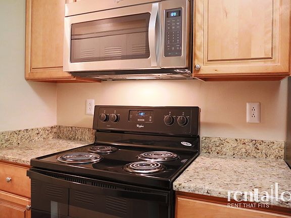 5th image of 209 Highwood Ct