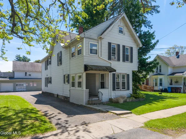 94 3rd Avenue, Gloversville, NY 12078