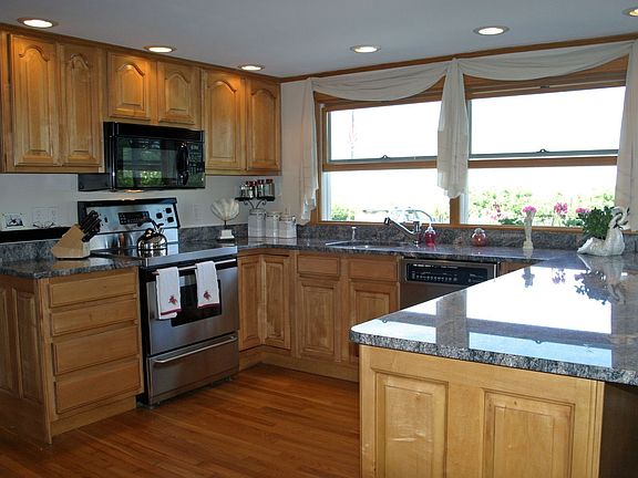 Maple with Stainless