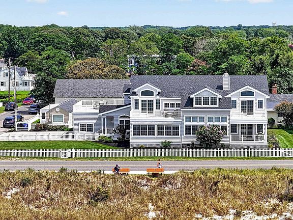 3rd image of 3 Shore Dr