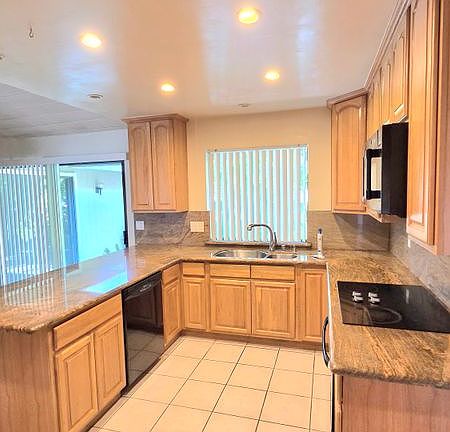 5th image of 6480 Havenside Dr