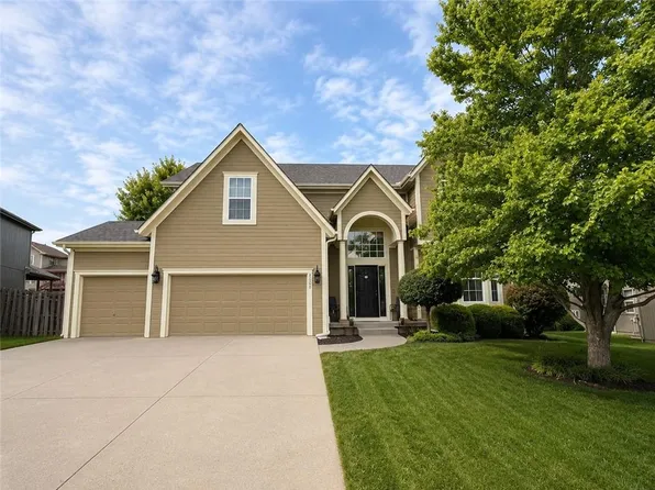 2220 SW Hawk View Rd, Lees Summit, MO 64082