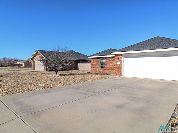 3rd image of 104 Carmel Ln