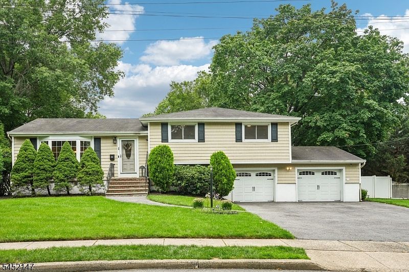 1st image of 24 Lawrence Rd