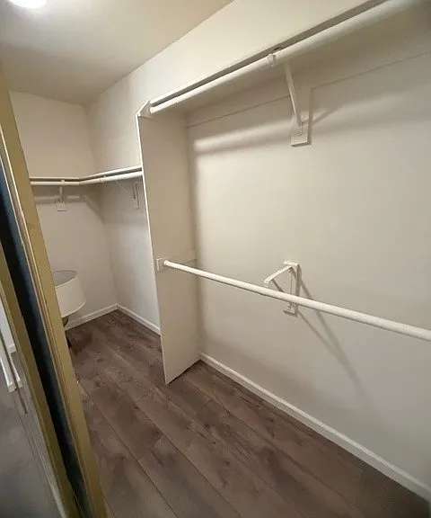 18435 Keswick St #13 — Photo 17