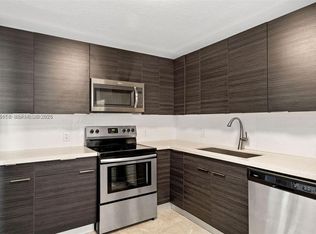 390 Racquet Club Rd APT 202, Fort Lauderdale, FL 33326