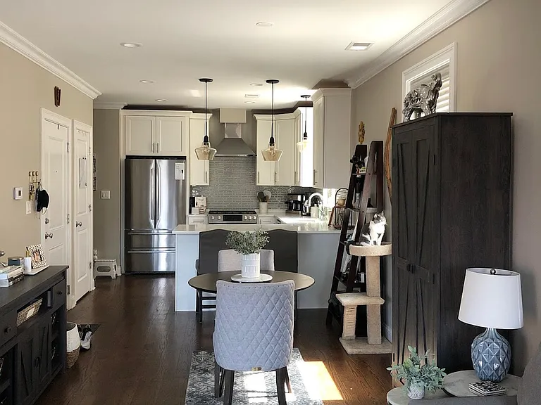3315 N Sheffield Ave #2 — Photo 4