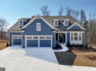 211 Rabun Ct, Hoschton, GA 30548