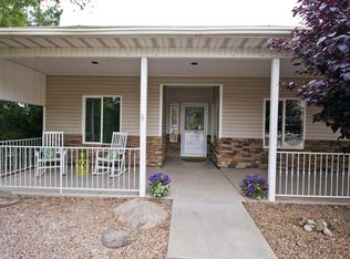 30 E Roundy Mountain Rd, Leeds, UT 84746