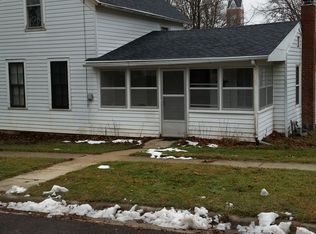219 E 5th St, Pecatonica, IL