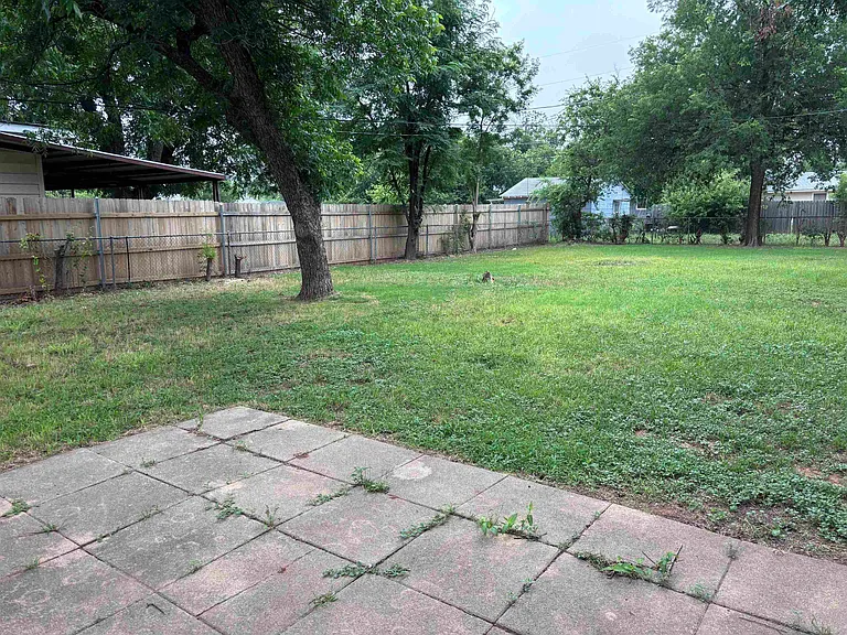 2405 Inglewood Dr — Photo 14