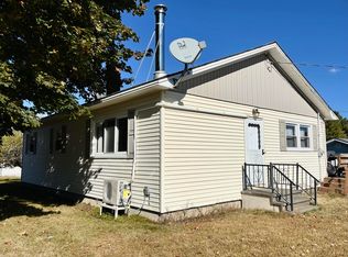 29 North St, East Millinocket, ME 04430