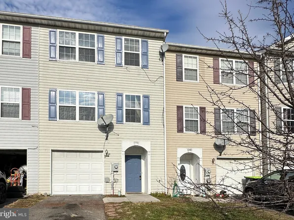 950 Aztec Dr, Martinsburg, WV 25405