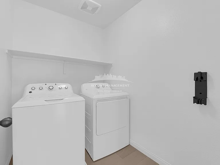 4066 Painted Lady Ave — Photo 40