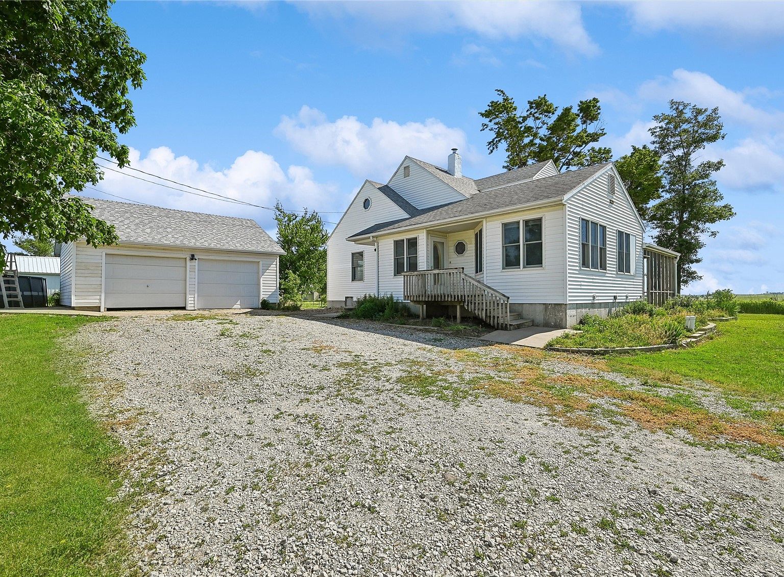 6719 25th Ave, Van Horne, IA 52346 | Zillow