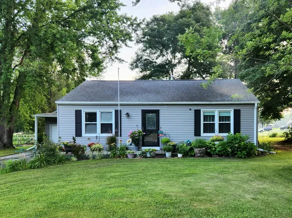 622 Woodlawn Dr, Prophetstown, IL 61277