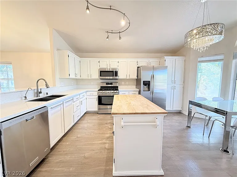 8121 Sedona Sunset Dr — Photo 5