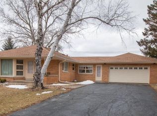 12580 Birch Dr, Brookfield, WI 53005