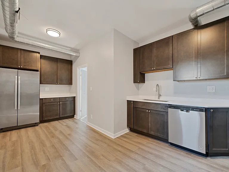 2219 W 18th Pl #2R — Photo 2