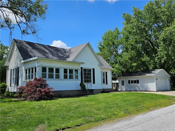 305 N Madison St, Sullivan, IL 61951