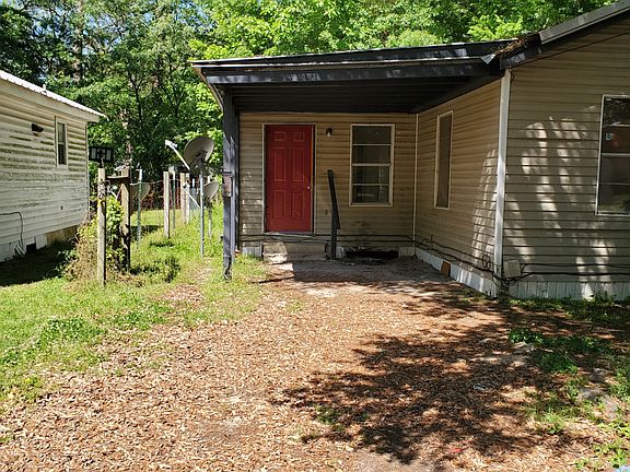3rd image of 104 Peach St #B