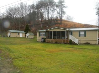 6011 State Route 689, Flatgap, KY 41219
