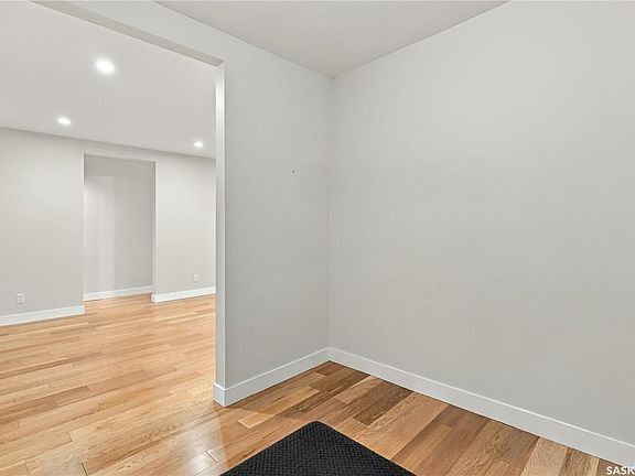 4th image of 3231 Robinson STREET
