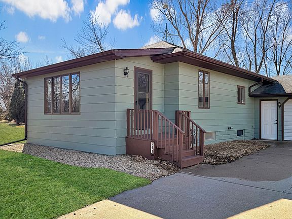 4th image of 741 Main St