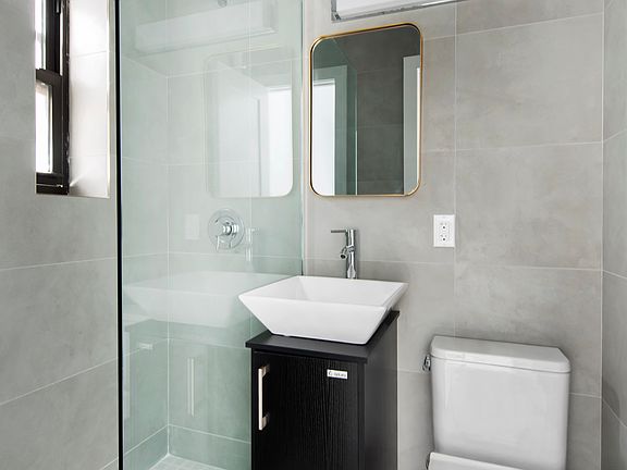 5th image of 423 E 77th St APT 2b