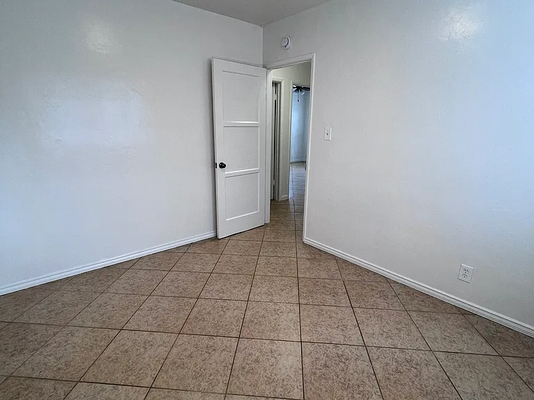 128 S Tremont St #A — Photo 11