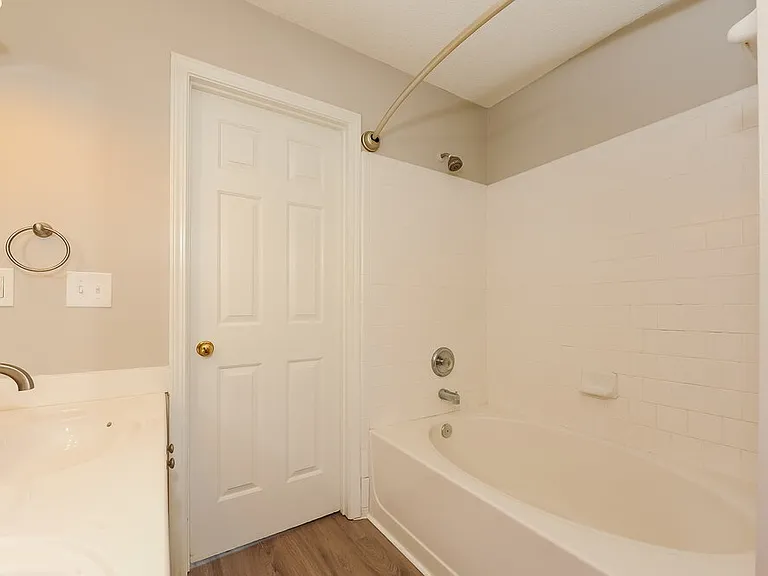 10900 Wittenridge Dr #E2 — Photo 12