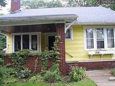2nd image of 1581 Belle Ave
