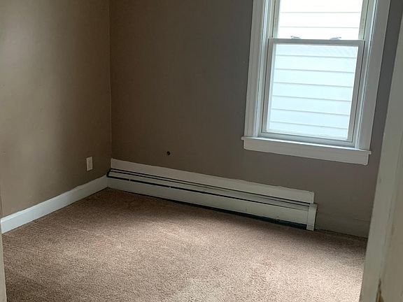 4th image of 845 Oak St APT 1