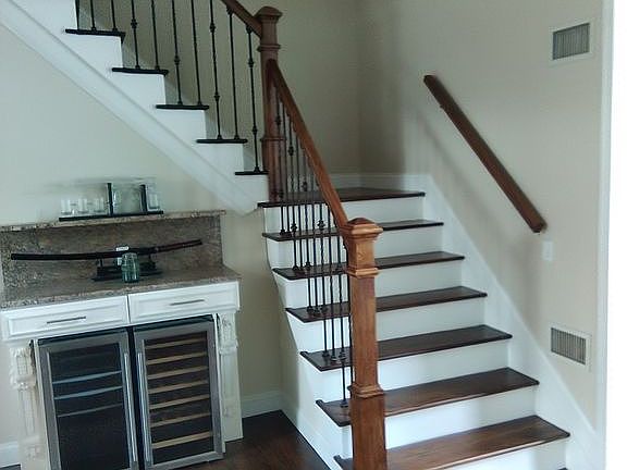4th image of 1595 Greenleaf Ct