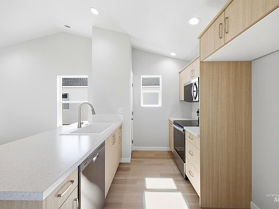 5th image of 3042 W Taiban Creek Dr