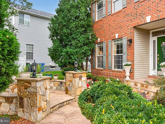 2nd image of 21419 Ashburn Run Pl