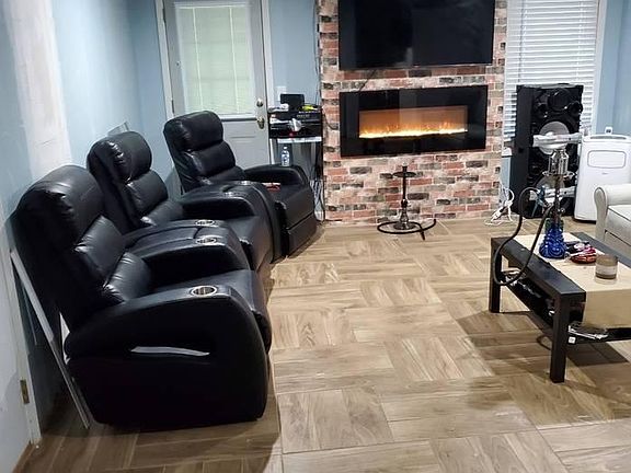 4th image of 350 Orleans Blvd