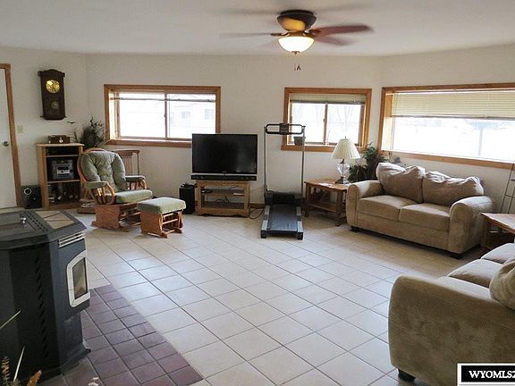 4th image of 220 Cathedral Dr