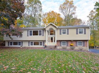 4 Smith Ct, Monsey, NY 10952