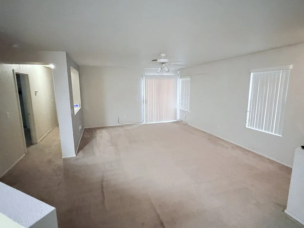 3 bed, 1316 sqft, $1,895 — Photo 2