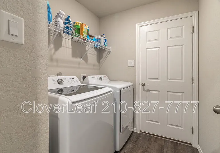227 Stevens Smt — Photo 6
