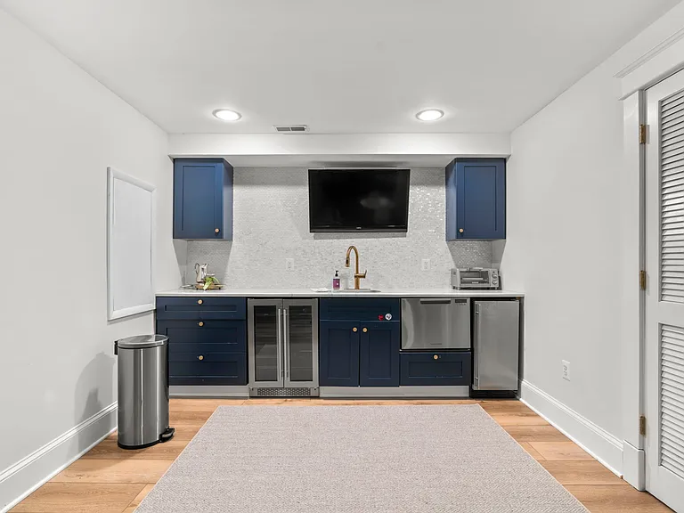 2942 Edgewater Dr — Photo 20